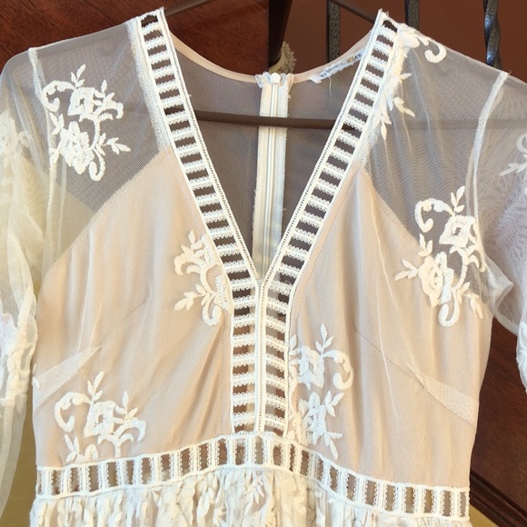 This cream and nude dress has only been worn once and is in perfect condition. - Picture 4 of 6